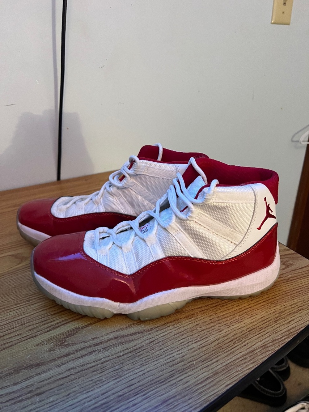 Jordan Air Jordan 11 Men’s Mid Top Lace-Up Basketball Sneaker Red/White